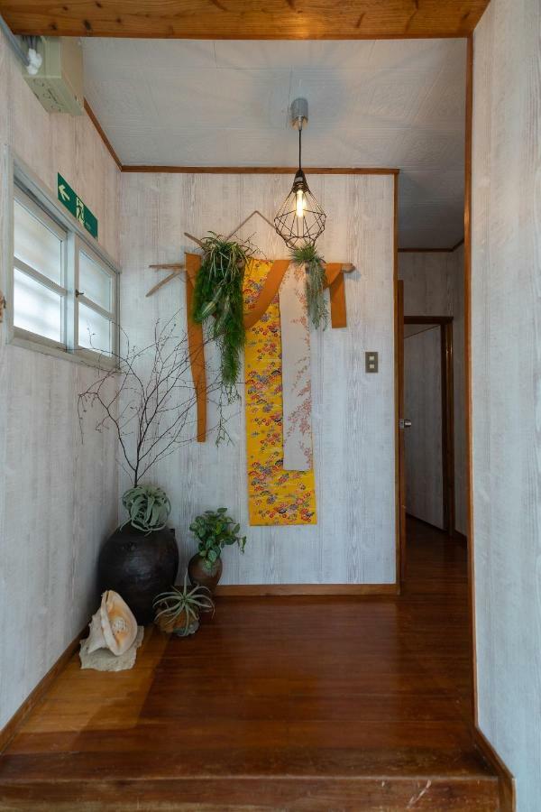 沖縄古民家お宿ななつぼし Okinawa Traditional House Nanatsuboshi Наха Экстерьер фото
